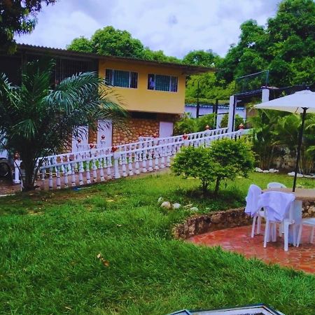 Hotel Villa De Rauzan Melgar Exterior foto