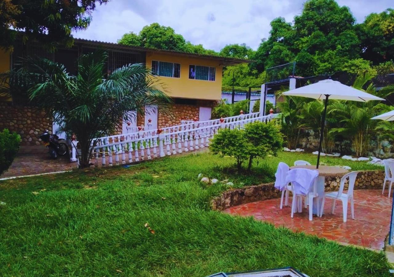 Hotel Villa De Rauzan Melgar Exterior foto